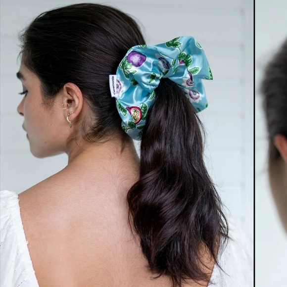 Ceremonia Scalp Masajeador & 100% Satin Scrunchie - Picture 4 of 9